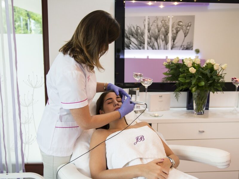 "Winter Beauty Tips: How to Keep Your Skin and Hair Healthy in the Cold"