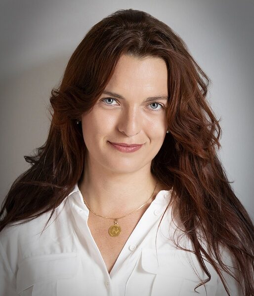 "Expert-Approved Beauty Tips for a Red Carpet-Worthy Look"