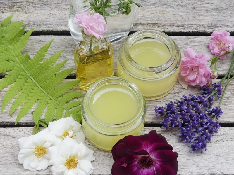 "10 Daily Beauty Tips for Glowing Skin"