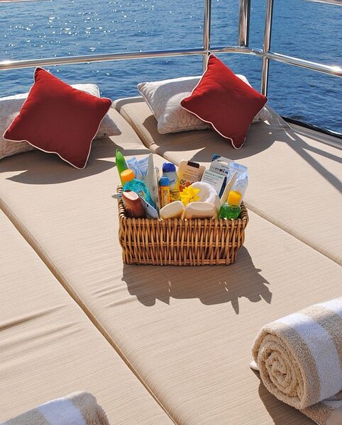 "Natural Beauty Secrets: DIY Tips for Glowing Skin"