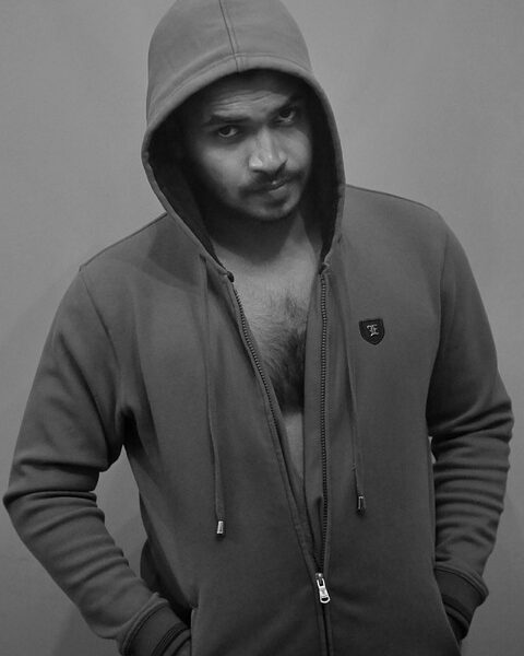 "Beauty Tips for Busy Women: Quick and Easy Makeup Hacks"