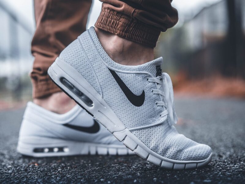 "Fashion Hacks: Clever Tips for Styling Your Wardrobe"