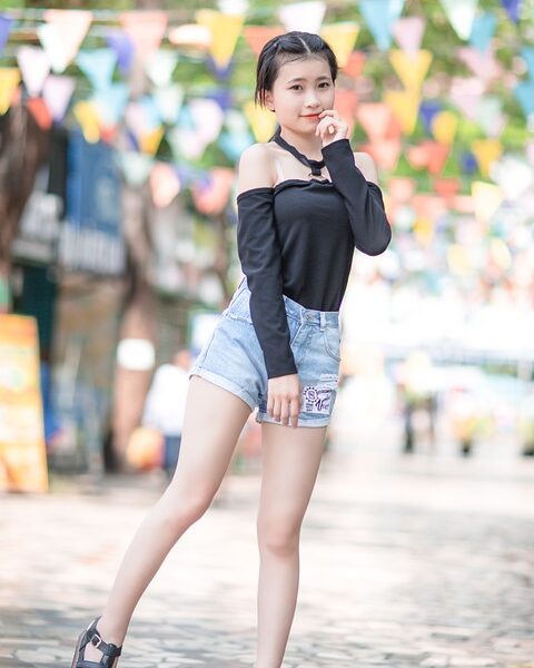 "Fashion Essentials: Must-Have Pieces and Styling Tips"